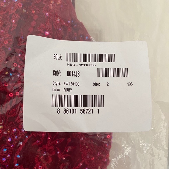 Red 2020 grad dress perfect condition!!! - Picture 6 of 14
